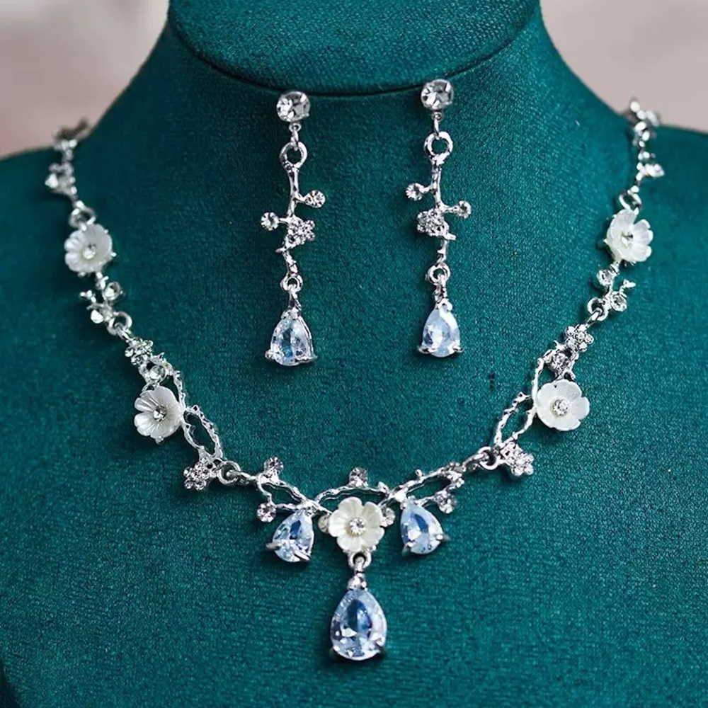 Elegant Silver and Blue Floral Jewelry Set